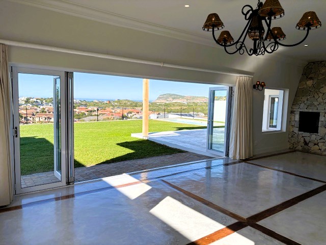 5 Bedroom Property for Sale in Whale Rock Hill Western Cape